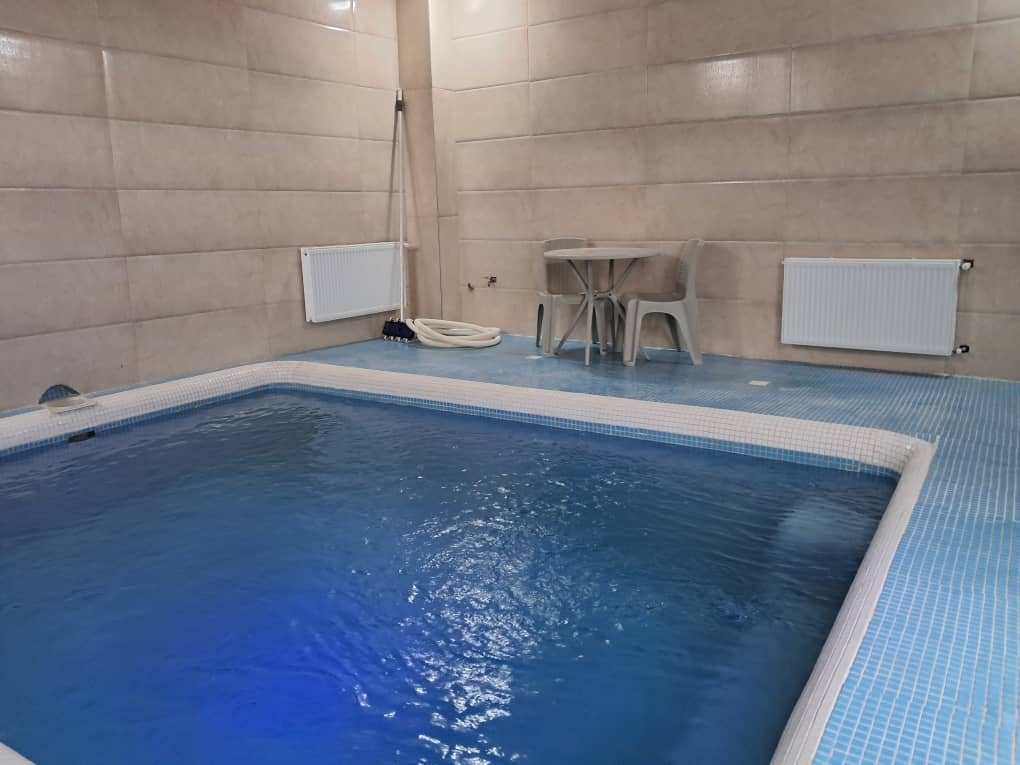 اجاره کلبه سوئیسی استخردار در سرخرود نزدیک به دریا