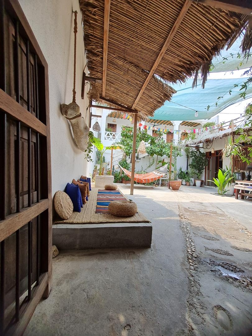 اجاره بومگردی سنتی وی ای پی نزدیک ساحل - کنگان - اتاق لوز