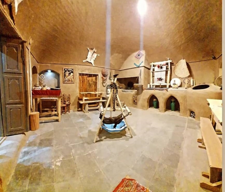 اجاره بومگردی سنتی در تودشک اصفهان- هشتی