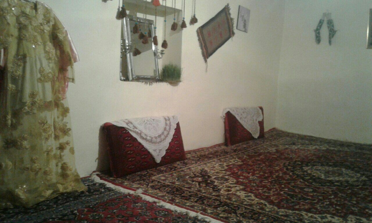 اجاره اقامتگاه سنتی در امزاجرد همدان 