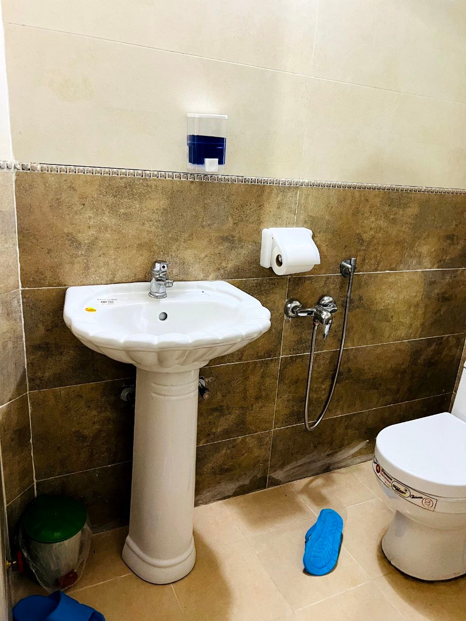 اجاره اتاق بومگردی در روستای شیرمحمدی کامفیروز - اتاق 25 متری