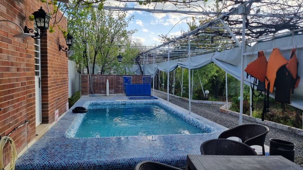 اجاره خانه ی ویلایی دارای استخرآبگرم در صحنه - کرمانشاه