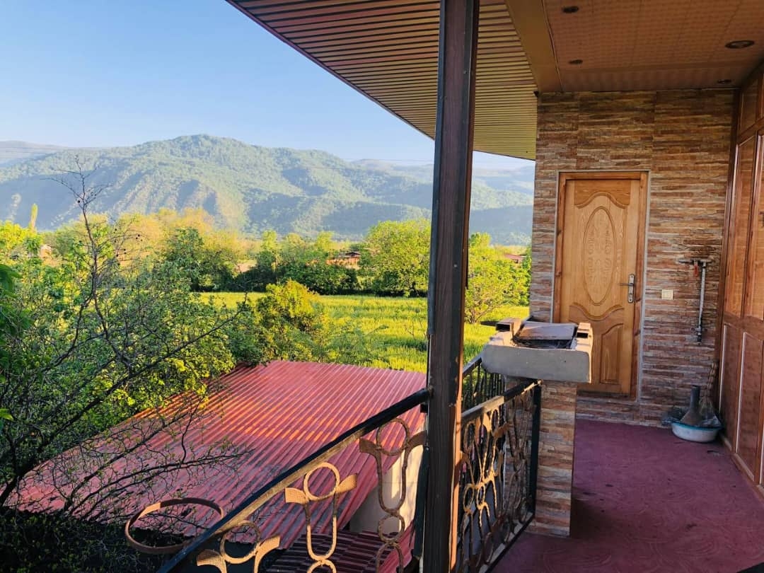 ویلا دو خواب با چشم انداز در گلوگاه نمای ساختمان