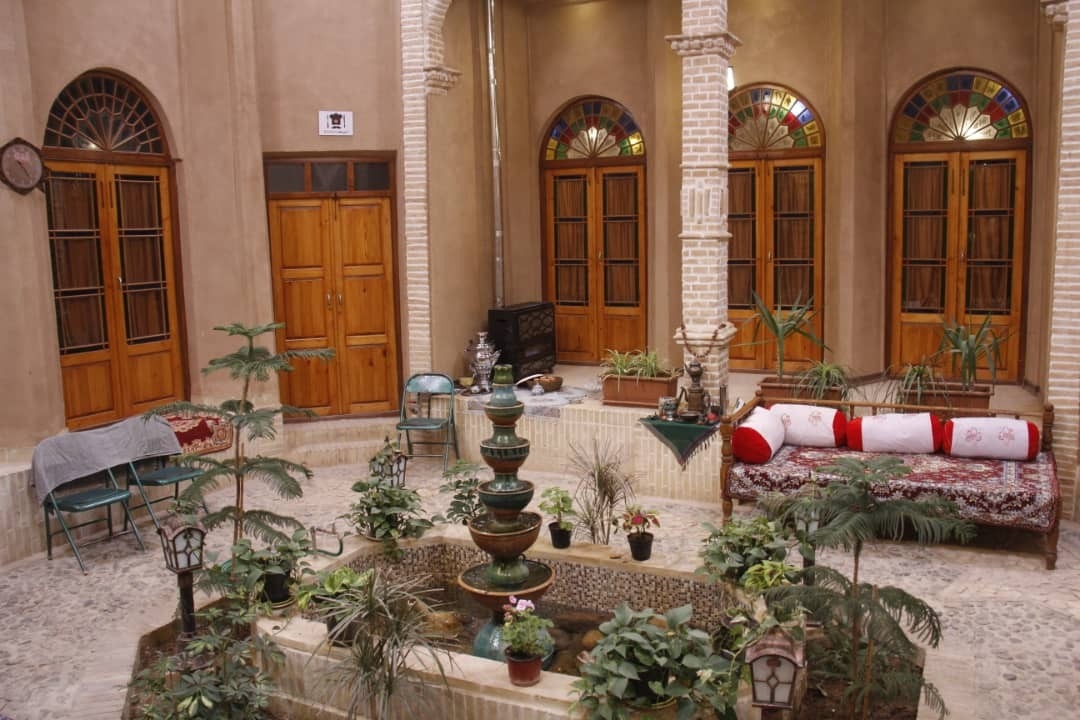 اجاره خانه سنتی در مبارکه تفت  - اتاق 1