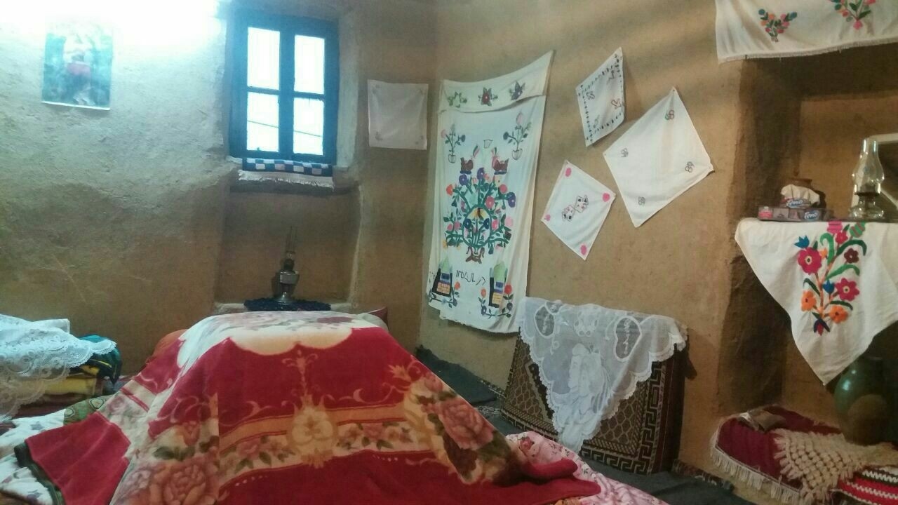 اجاره اقامتگاه و اتاق بومگردی در قلعه بالا بیارجمند  - اتاق 1