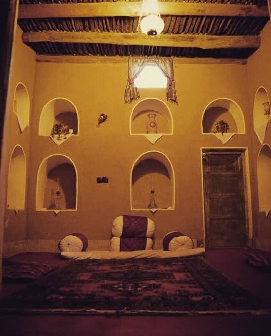 اجاره اقامتگاه سنتی در برزک کاشان - انار 
