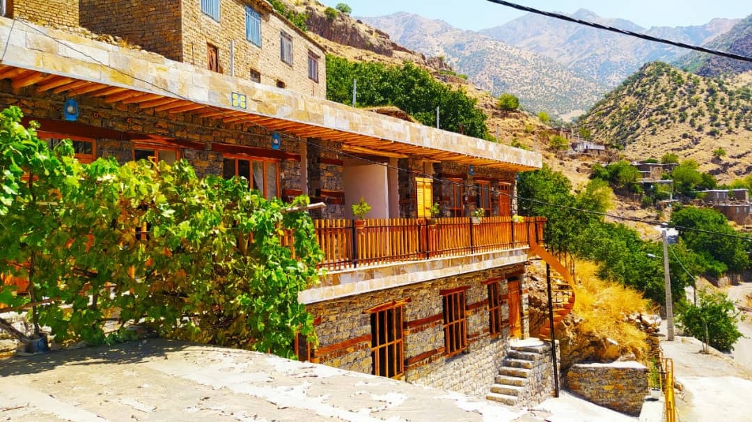 اجاره منزل سنتی کوهستانی در نجار پاوه - دو