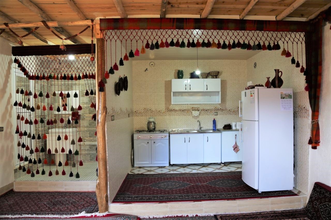 اجاره منزل سنتی کوهستانی در نجار پاوه - دو