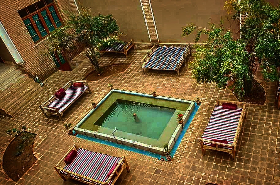 اجاره اتاق دو تخته در ساحلی قمصر - پونه