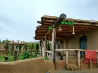 اجاره اقامتگاه بومگردی و خانه روستایی در جاده سراب کرمانشاه