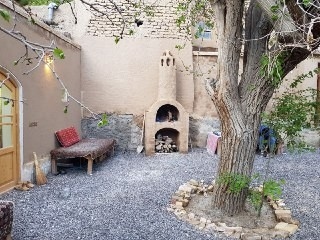 اجاره بوم گردی سنتی دو نفره در کمال الملک کاشان -  اتاق شاه توت