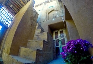 اجاره بومگردی تفریحی در کمال الملک کاشان - اتاق نقاشی