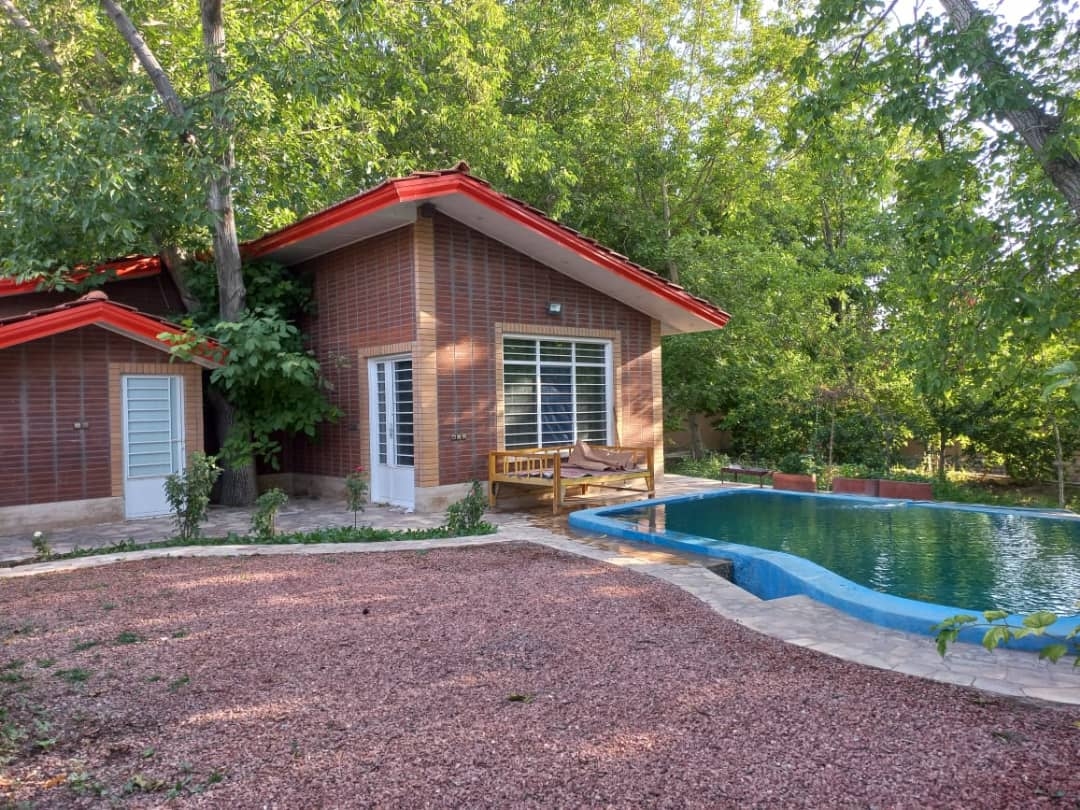 اجاره ویلا استخردار در محله اردال باغ بهادران 