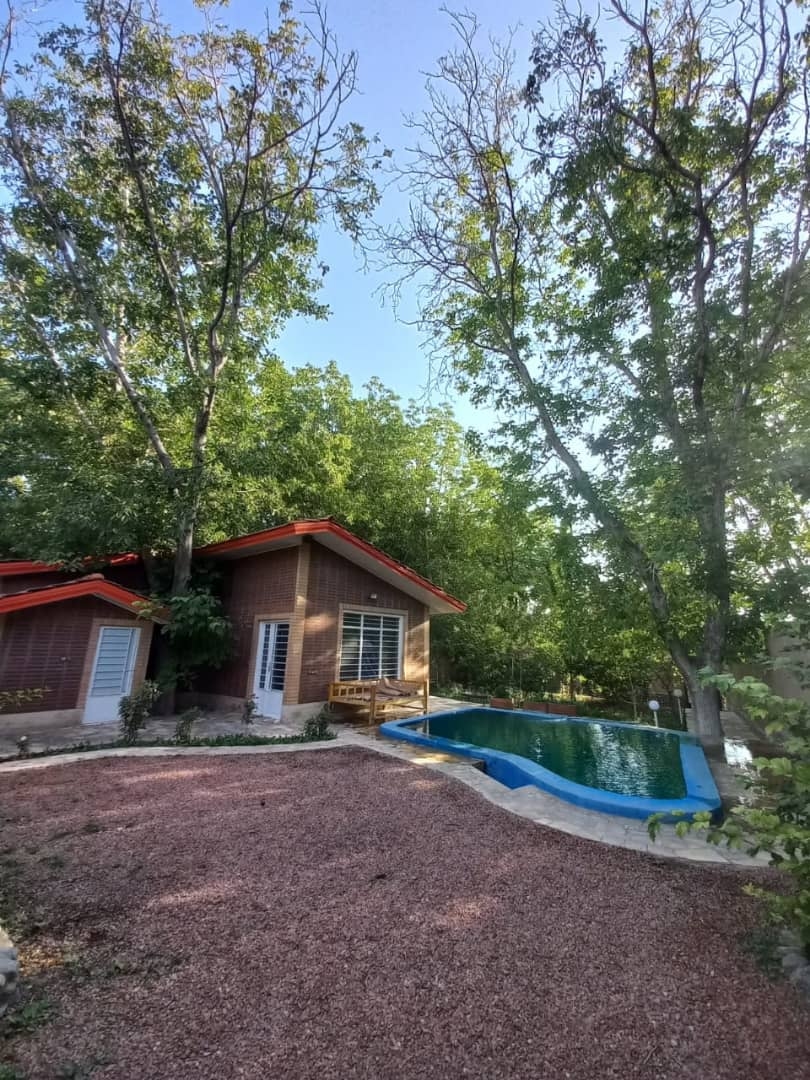 اجاره ویلا استخردار در محله اردال باغ بهادران 