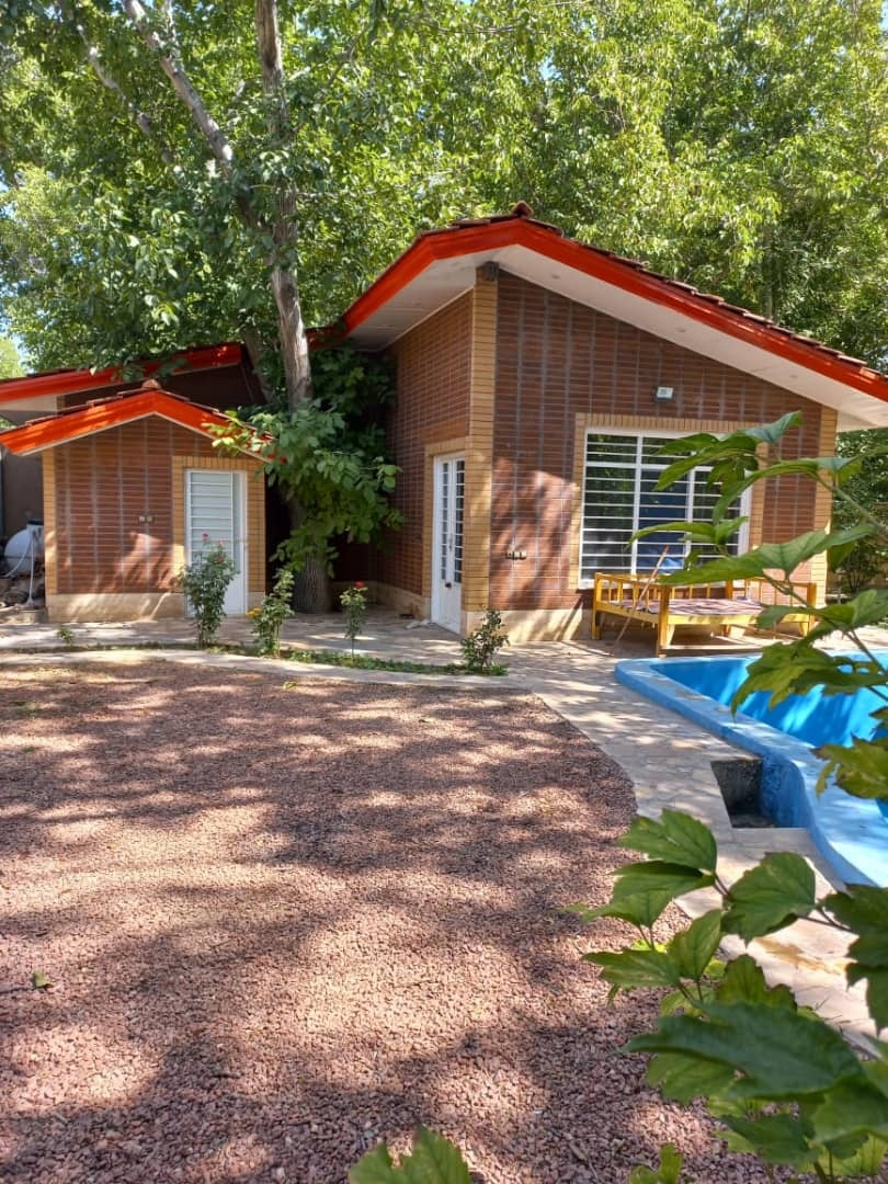 اجاره ویلا استخردار در محله اردال باغ بهادران 