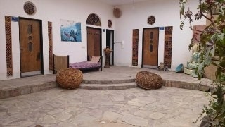 اجاره اقامتگاه بومگردی در زواره اصفهان - اتاق بالا پله