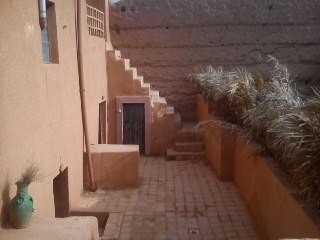 اجاره خانه سنتی قیمت مناسب در انارک - اتاق کهکشان