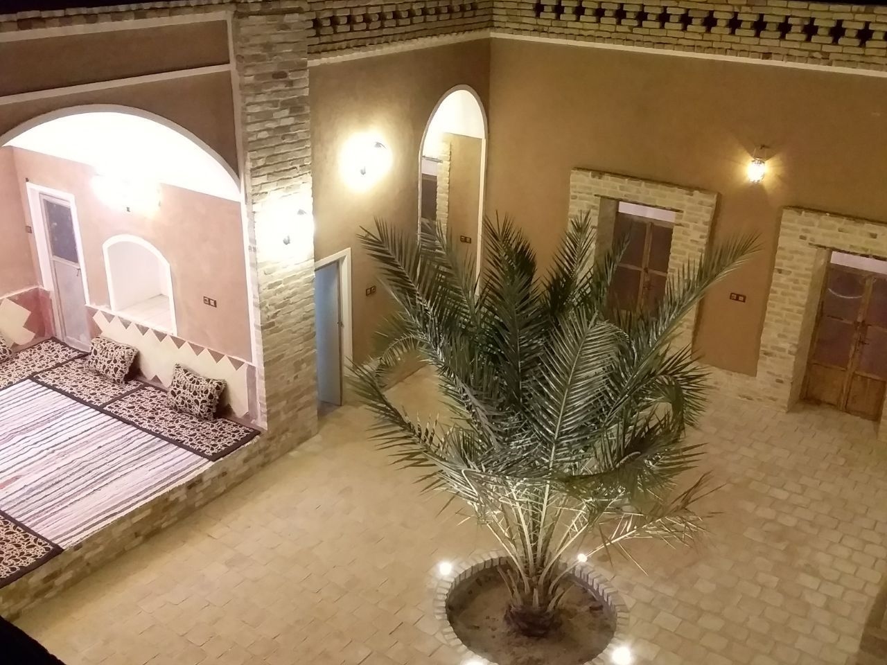 اجاره بومگردی سنتی در روستای آشتیان انارک 