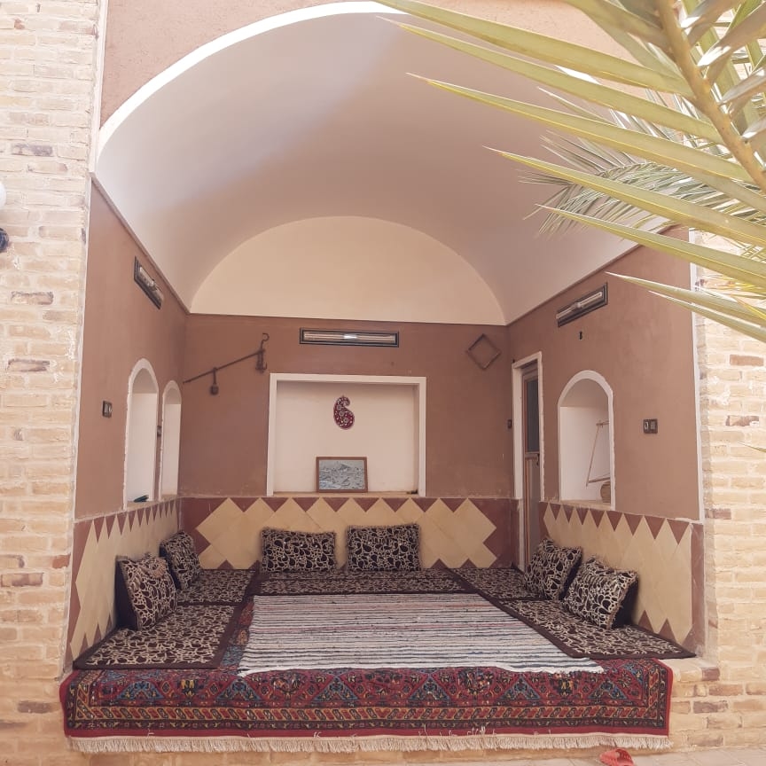 اجاره اقامتگاه سنتی ارزون در آشتیان انارک 