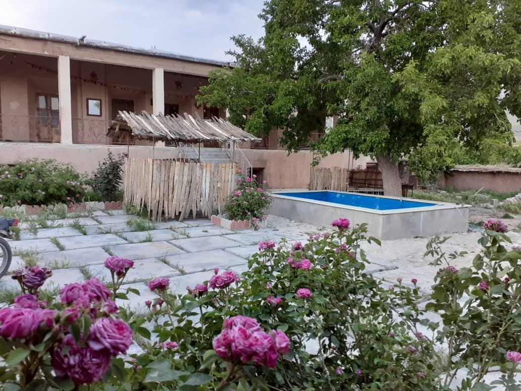 اجاره اقامتگاه بومگردی و خانه روستایی در رستم آباد اردل