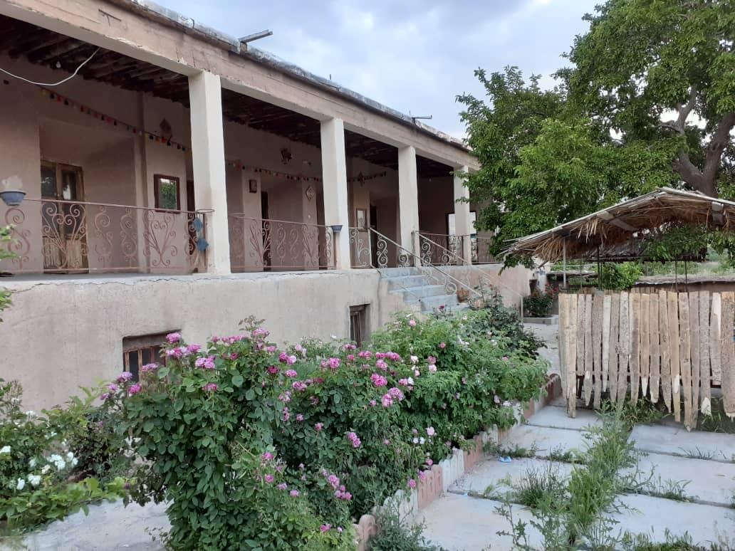 اجاره اقامتگاه بومگردی و خانه روستایی در رستم آباد اردل