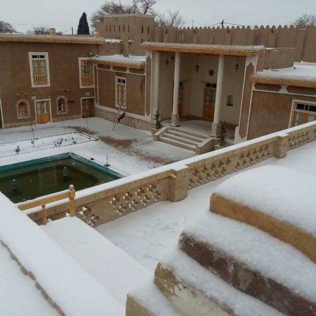 اجاره اقامتگاه سنتی در رادکان چناران - ارگ رادکان