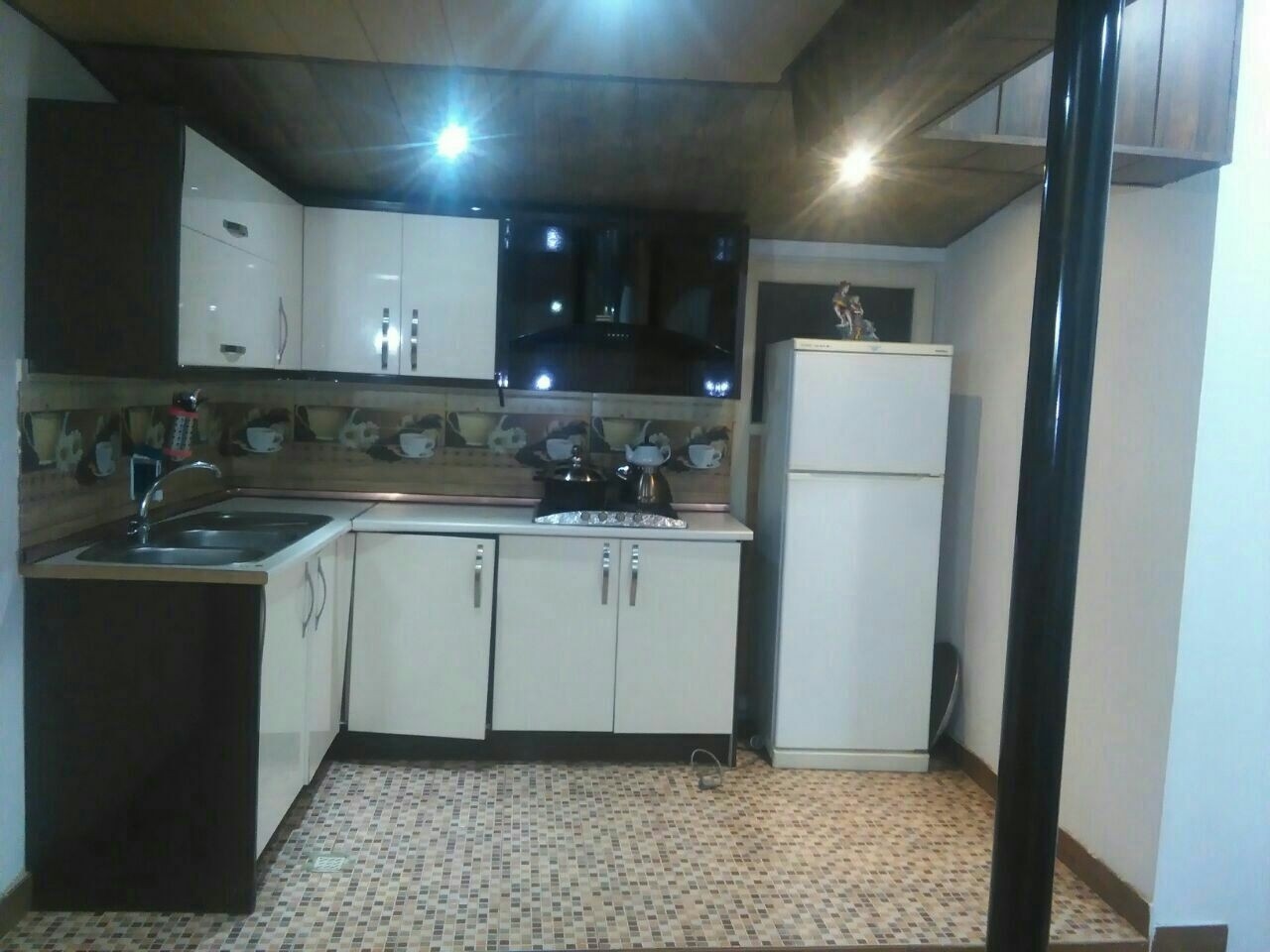 اجاره ویلا رو به دریا دوخوابه 170 متری درخط هشت چالوس