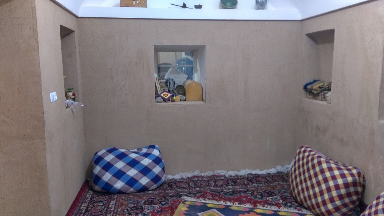 اجاره اقامتگاه بوم گردی تفریحی در قلعه تیزوک ابرکوه - اتاق 1