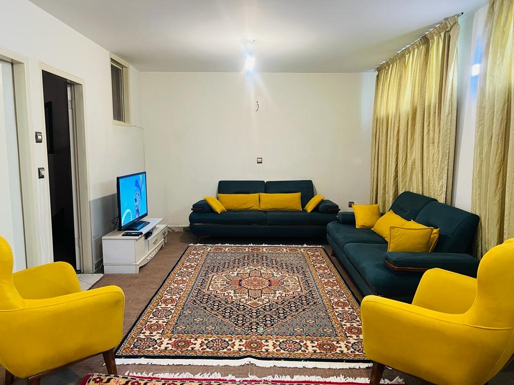 اجاره آپارتمان تک خوابه در شاهین جنوبی زیر همکف - شمال غرب
