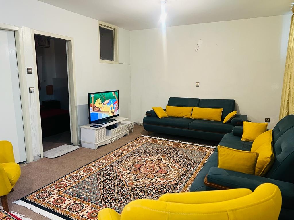 اجاره آپارتمان تک خوابه در شاهین جنوبی زیر همکف - شمال غرب