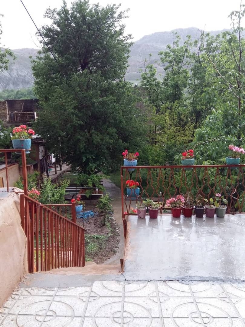 اجاره اتاق سنتی در روئین اسفراین 