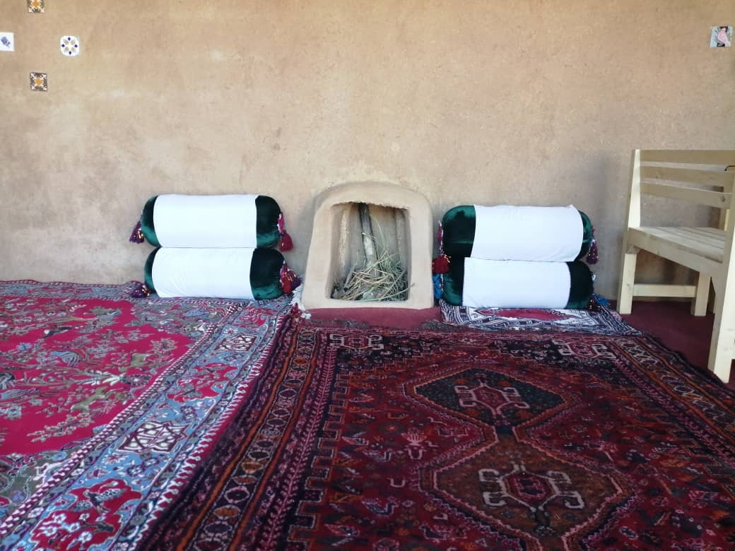 اجاره اتاق سنتی در مادر سلیمان پاسارگاد - سده