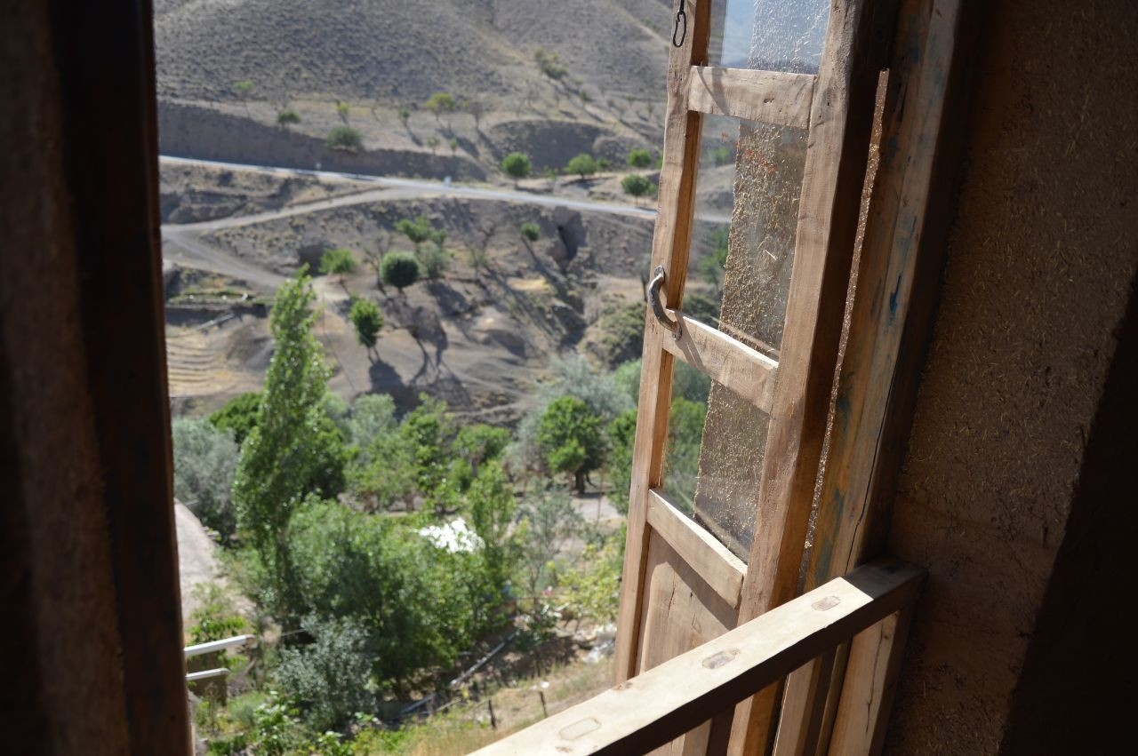 اجاره اتاق سنتی در ایور کاشمر - ریوش