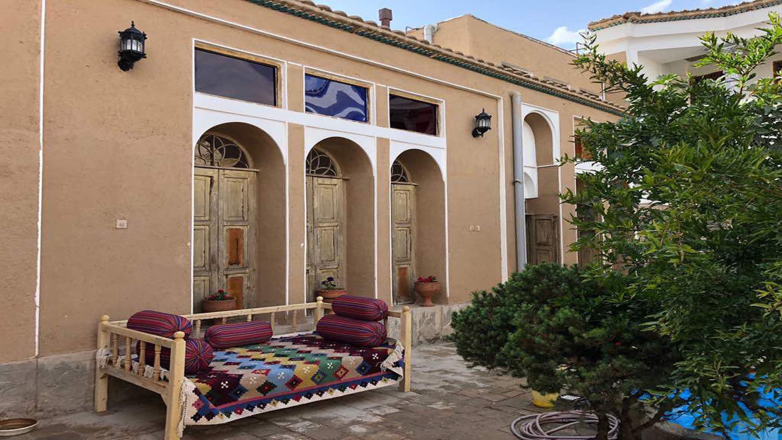 اجاره اتاق سنتی در دستجرد ورزنه - خرداد