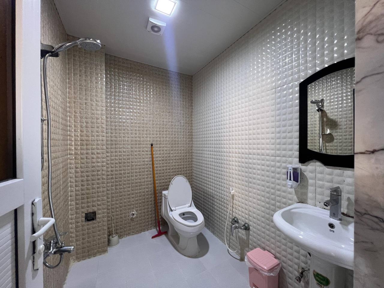 اجاره اپارتمان مبله در شهرک نریمان قشم- واحد 4