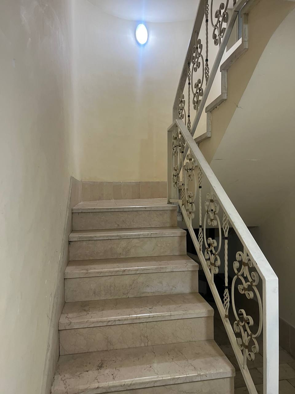 اجاره منزل ویلایی دو خواب در میدان معلم طبقه دوم