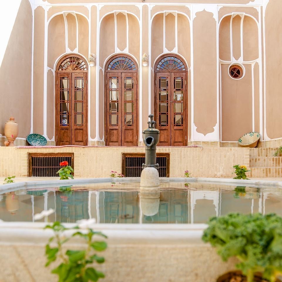 اجاره اتاق سنتی در قیام یزد - سوسن