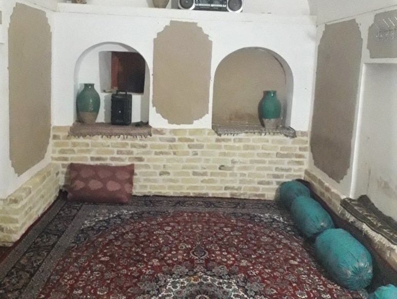 اجاره اقامتگاه بومگردی در جندق اصفهان-6 نفره