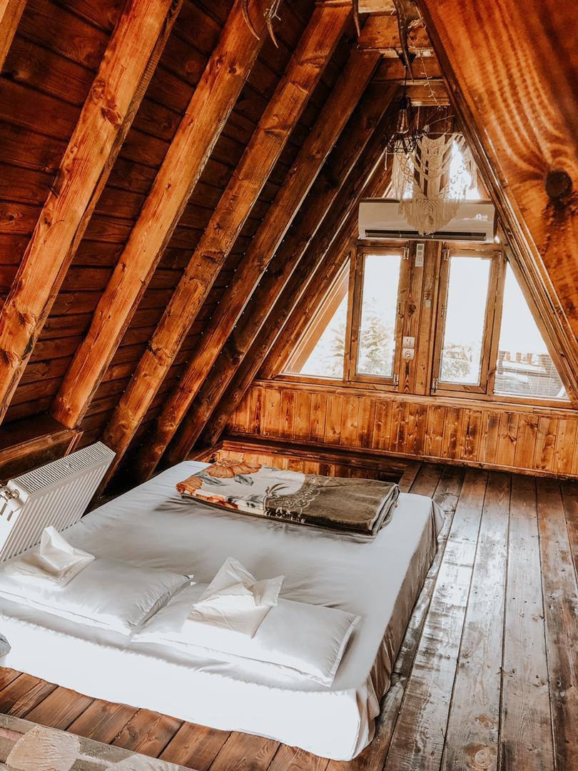 اجاره کلبه چوبی استخردار در نیاسته رامسر - اناناس