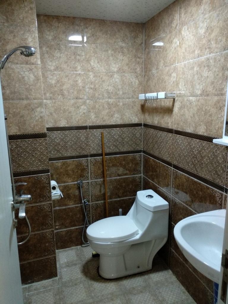 اجاره سوئیت مبله در نوبنیاد کیش - نیلوفر