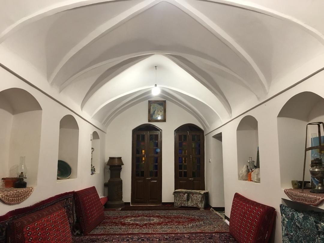 اجاره اتاق بومگردی در بیابانک سرخه  - روشنایی