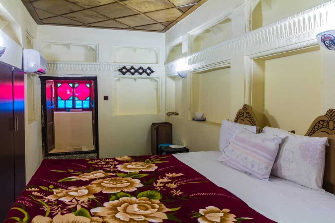 اجاره هتل سنتی در شیراز-124