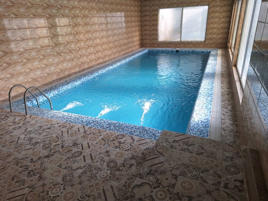 اجاره ویلا استخر رو باز در چهارباغ کرج
