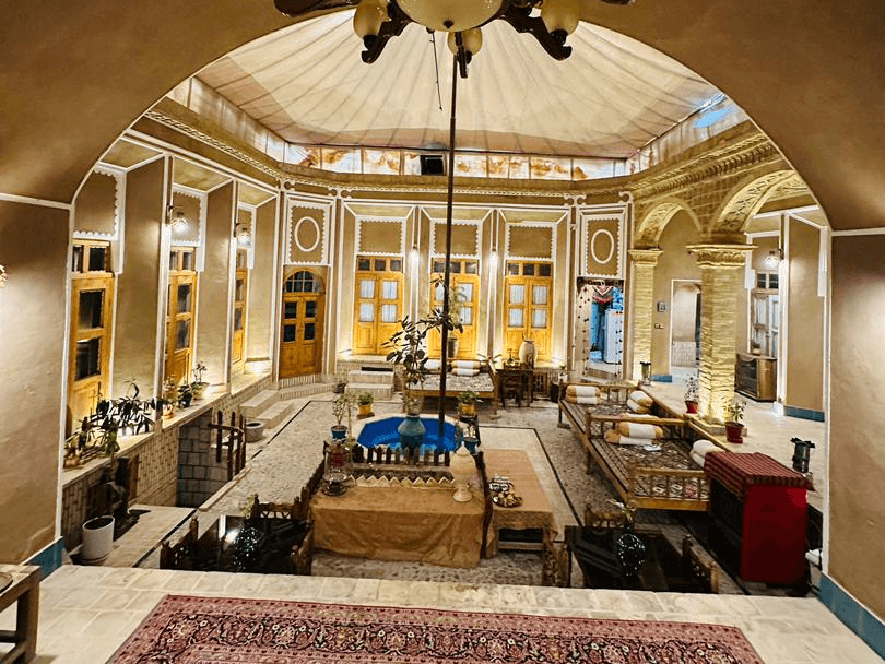  اجاره اقامتگاه سنتی در یزد - لیمویی محوطه