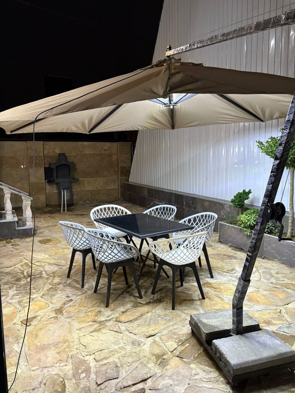 اجاره کلبه سوئیسی جکوزی دار در لاکان رشت - دوخواب نما کلبه 