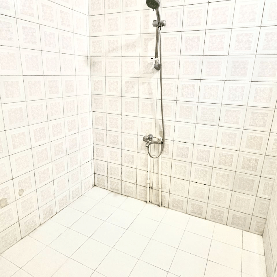 اجاره منزل دوخواب در خیابان کاشانی تهران - طبقه سوم  سالن