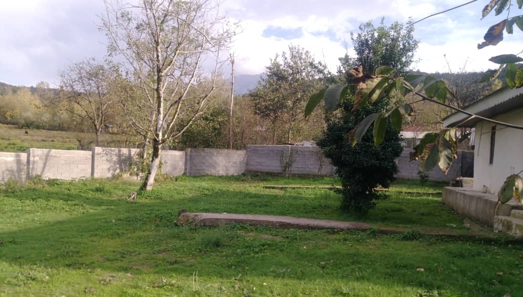  ویلا باغ سنتی در روستای حلیمه جان - فدک  حیاط و نما 