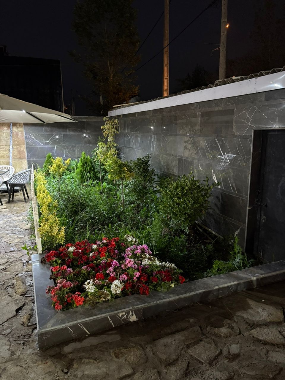 اجاره کلبه سوئیسی جکوزی دار در لاکان رشت - دوخواب نما کلبه 