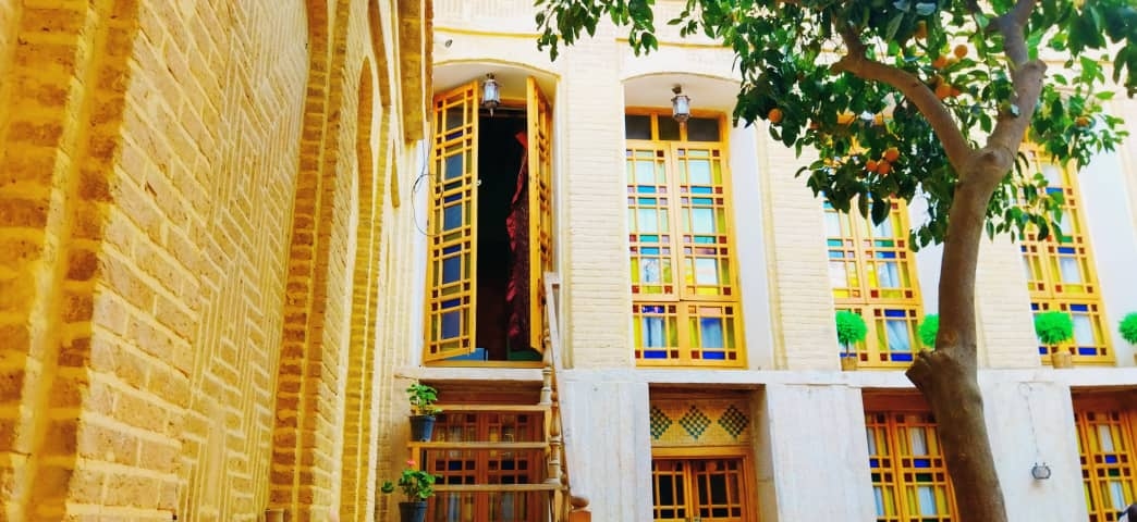 اجاره بومگردی سنتی سه تخته مستردار در شیراز - کل مشیر