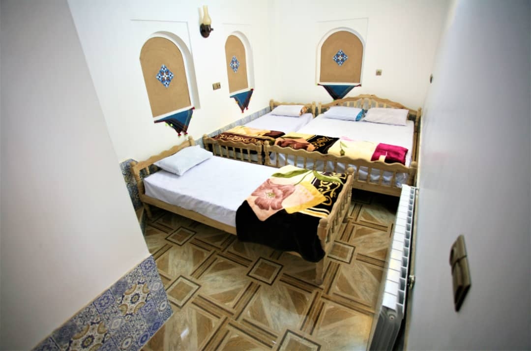 اجاره هتل سنتی چهارتخته ورزنه - اتاق12